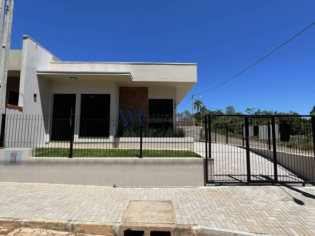 #CA132 - Casa para Venda em Montenegro - RS - 2